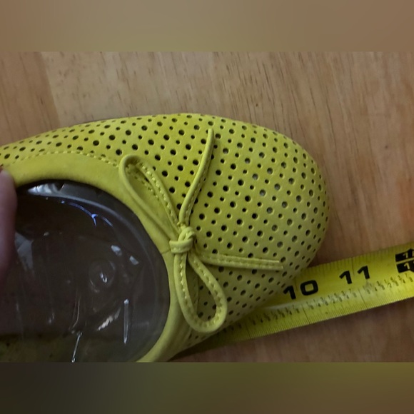 Aerosols Yellow-Green Flats - Picture 9 of 14